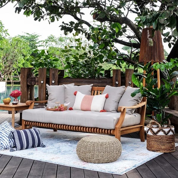 Dowling store patio daybed