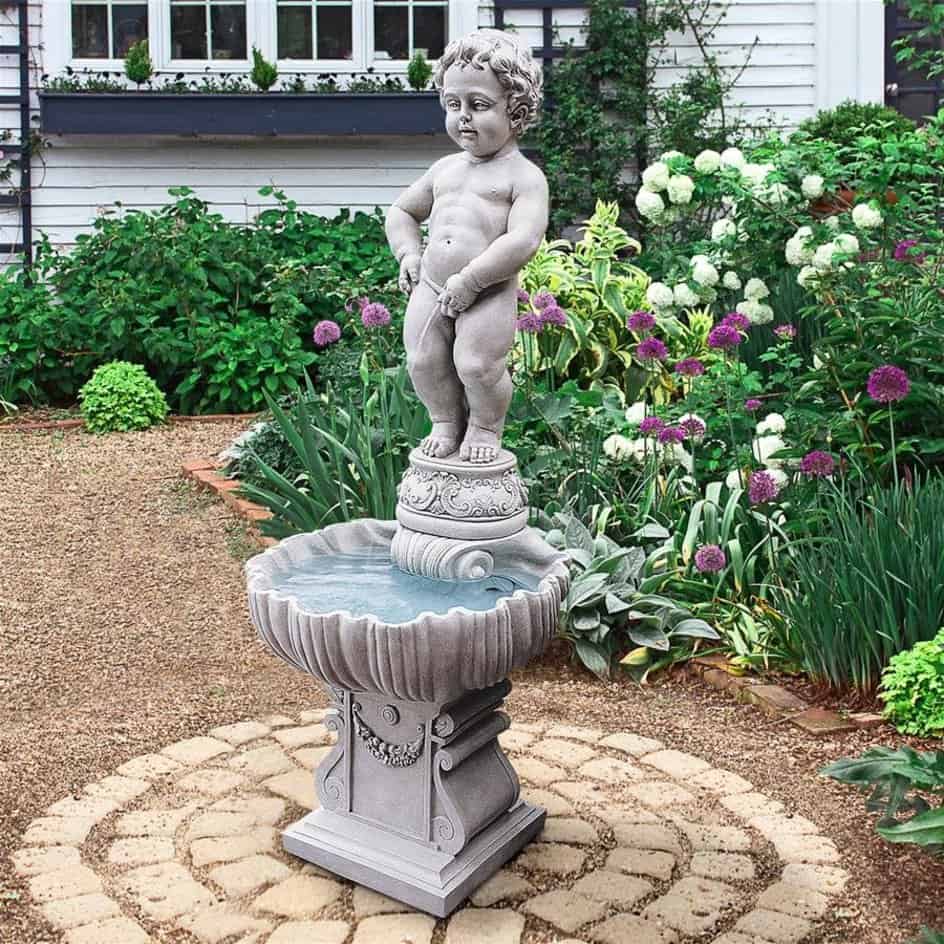 peeing boy of brussels sculptural fountain