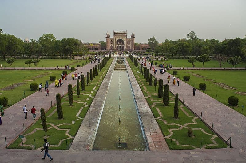 traditional garden in front of Taj Mahal